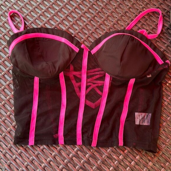 love J Tops - NWT-LOVEJ CROPPED TOP